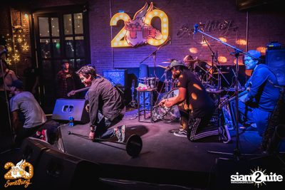 Back to School 5: Two Popetorn at 20Something Bar — photo 110