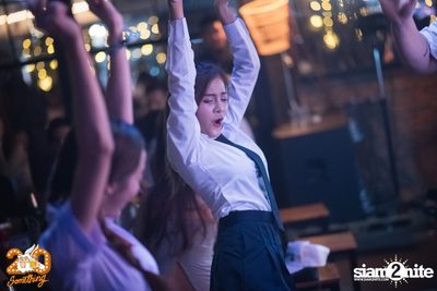 Back to School 5: Two Popetorn at 20Something Bar — photo 141
