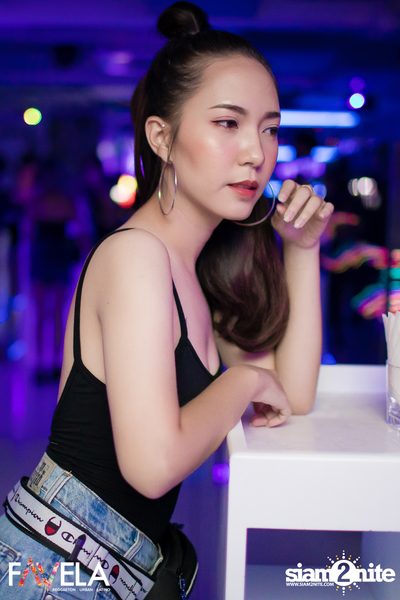 Friday Night at Favela Thonglor — photo 23