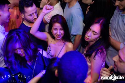 BLING IT กับ Bangkok Invaders ที่ ซิง ซิง เธียเตอร์ — photo 45