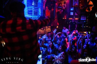 BLING IT กับ Bangkok Invaders ที่ ซิง ซิง เธียเตอร์ — photo 54