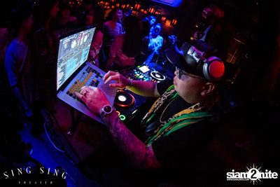 BLING IT กับ Bangkok Invaders ที่ ซิง ซิง เธียเตอร์ — photo 59