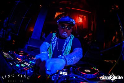 BLING IT กับ Bangkok Invaders ที่ ซิง ซิง เธียเตอร์ — photo 77
