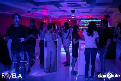Friday Night at Favela Thonglor — photo 4