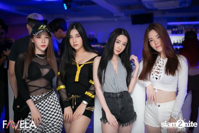 Friday Night at Favela Thonglor — photo 11