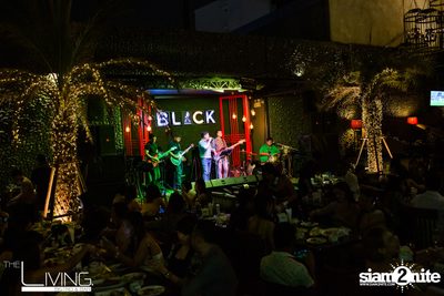 Aof Pongsak at The Living Bistro & Bar — photo 9