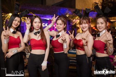 Aof Pongsak at The Living Bistro & Bar — photo 27