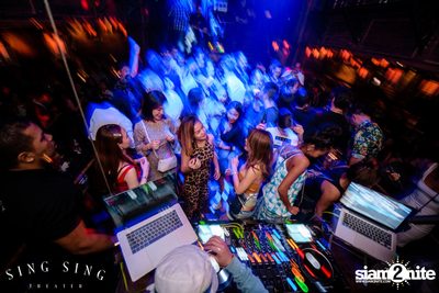 BLING IT กับ Bangkok Invaders ที่ ซิง ซิง เธียเตอร์ — photo 39