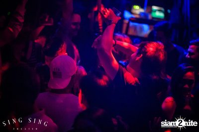 BLING IT กับ Bangkok Invaders ที่ ซิง ซิง เธียเตอร์ — photo 47