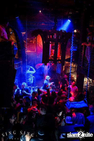 BLING IT กับ Bangkok Invaders ที่ ซิง ซิง เธียเตอร์ — photo 54