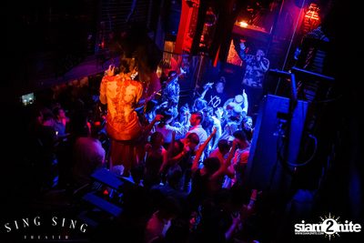 BLING IT กับ Bangkok Invaders ที่ ซิง ซิง เธียเตอร์ — photo 85