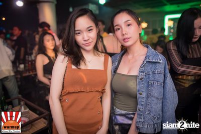 Twopee Southside ที่ วอร์ม อัพ คาเฟ่ เชียงใหม่ — photo 5