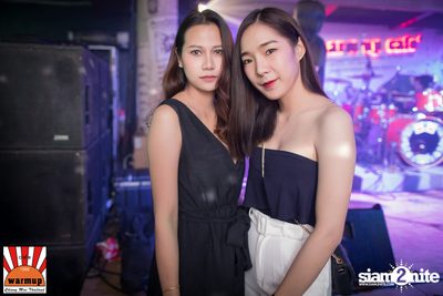 Twopee Southside ที่ วอร์ม อัพ คาเฟ่ เชียงใหม่ — photo 9