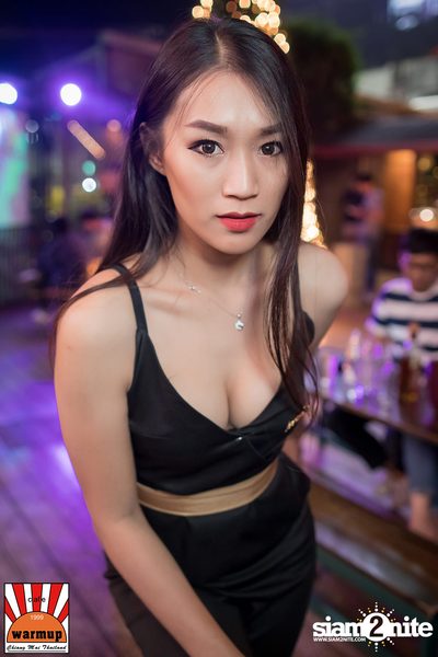 Twopee Southside ที่ วอร์ม อัพ คาเฟ่ เชียงใหม่ — photo 26
