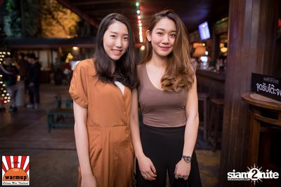 Twopee Southside ที่ วอร์ม อัพ คาเฟ่ เชียงใหม่ — photo 35