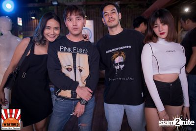 Twopee Southside ที่ วอร์ม อัพ คาเฟ่ เชียงใหม่ — photo 40