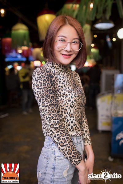 Twopee Southside ที่ วอร์ม อัพ คาเฟ่ เชียงใหม่ — photo 42