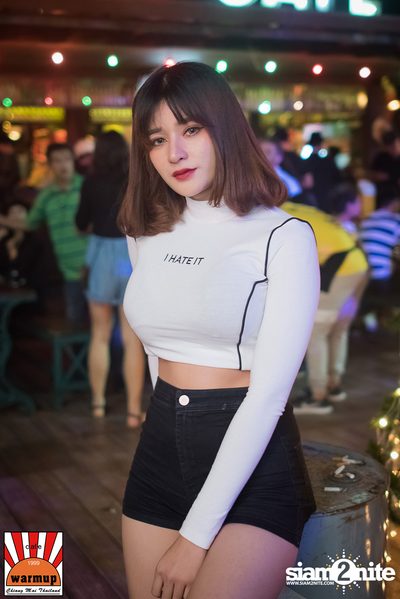Twopee Southside ที่ วอร์ม อัพ คาเฟ่ เชียงใหม่ — photo 43