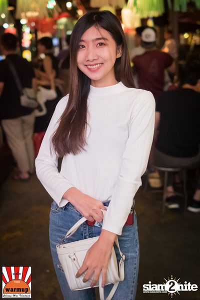 Twopee Southside ที่ วอร์ม อัพ คาเฟ่ เชียงใหม่ — photo 45