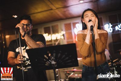 Twopee Southside ที่ วอร์ม อัพ คาเฟ่ เชียงใหม่ — photo 50