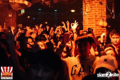 Twopee Southside ที่ วอร์ม อัพ คาเฟ่ เชียงใหม่ — photo 72