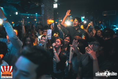 Twopee Southside ที่ วอร์ม อัพ คาเฟ่ เชียงใหม่ — photo 78