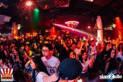 Twopee Southside ที่ วอร์ม อัพ คาเฟ่ เชียงใหม่ — photo 86