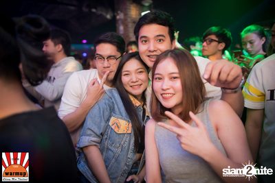 Twopee Southside ที่ วอร์ม อัพ คาเฟ่ เชียงใหม่ — photo 92