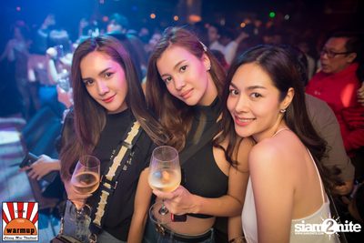 Twopee Southside ที่ วอร์ม อัพ คาเฟ่ เชียงใหม่ — photo 97