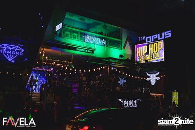 Friday Night at Favela Thonglor — photo 1