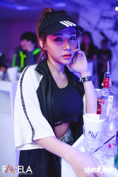 Friday Night at Favela Thonglor — photo 10