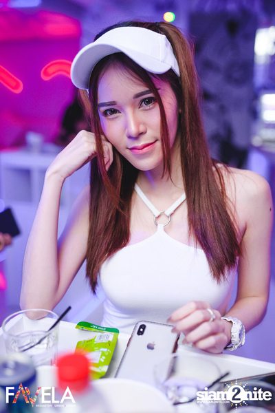 Friday Night at Favela Thonglor — photo 11