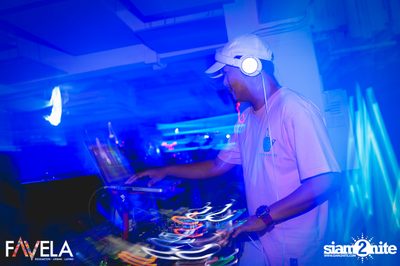 Saturday Night at Favela Thonglor — photo 3