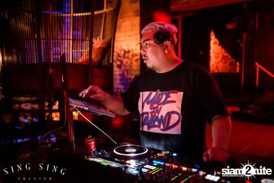 BLING IT กับ Bangkok Invaders ที่ ซิง ซิง เธียเตอร์ — photo 1