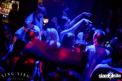 BLING IT กับ Bangkok Invaders ที่ ซิง ซิง เธียเตอร์ — photo 67