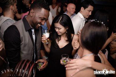 BLING IT กับ Bangkok Invaders ที่ ซิง ซิง เธียเตอร์ — photo 87
