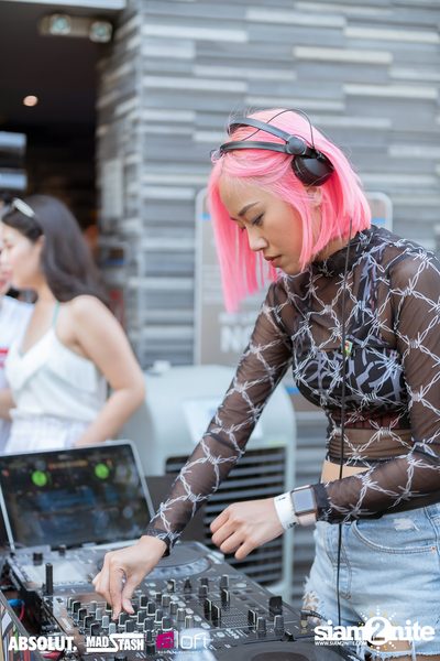 Splash Pool Party at SPLASH at Aloft — photo 9