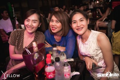 Playground ที่ เยลโล่ บาร์ — photo 75