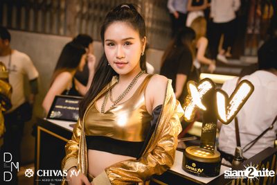 DND V DAY w/ The TOYS x Klear at DND — photo 4