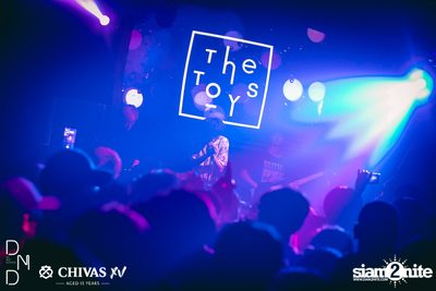 DND V DAY w/ The TOYS x Klear at DND — photo 28