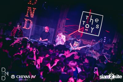 DND V DAY w/ The TOYS x Klear at DND — photo 33