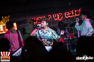 Valentines Day w/ Season Five ที่ Warmup Cafe Chiangmai — photo 77