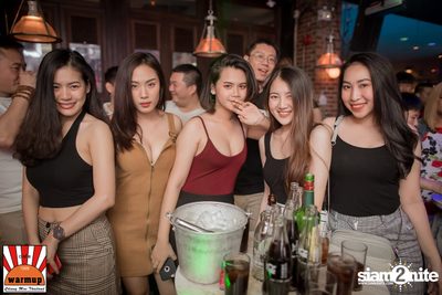 Valentines Day w/ Season Five ที่ Warmup Cafe Chiangmai — photo 95