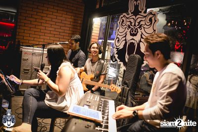 Thursday Night at Ainu Bar — photo 47