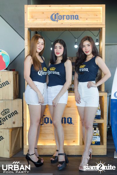 Urban Pool Party The Reunion ที่ เรดสแควร์ รูฟท็อป บาร์ — photo 6