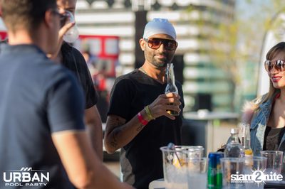 Urban Pool Party The Reunion ที่ เรดสแควร์ รูฟท็อป บาร์ — photo 8