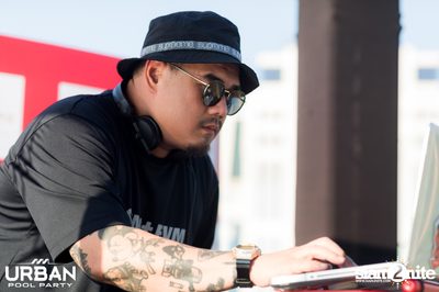 Urban Pool Party The Reunion ที่ เรดสแควร์ รูฟท็อป บาร์ — photo 10