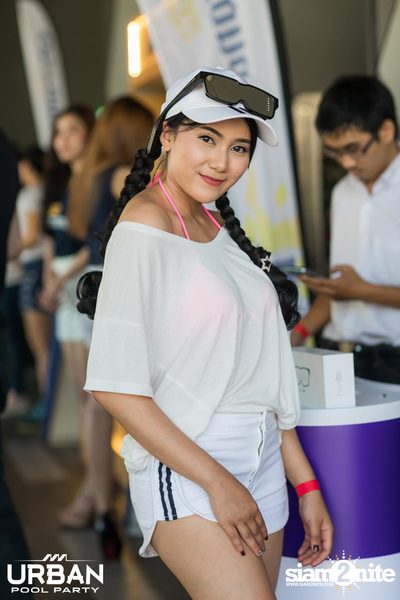 Urban Pool Party The Reunion ที่ เรดสแควร์ รูฟท็อป บาร์ — photo 20