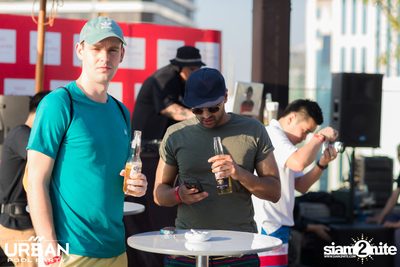 Urban Pool Party The Reunion ที่ เรดสแควร์ รูฟท็อป บาร์ — photo 26
