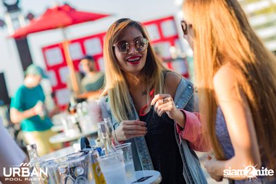 Urban Pool Party The Reunion ที่ เรดสแควร์ รูฟท็อป บาร์ — photo 27